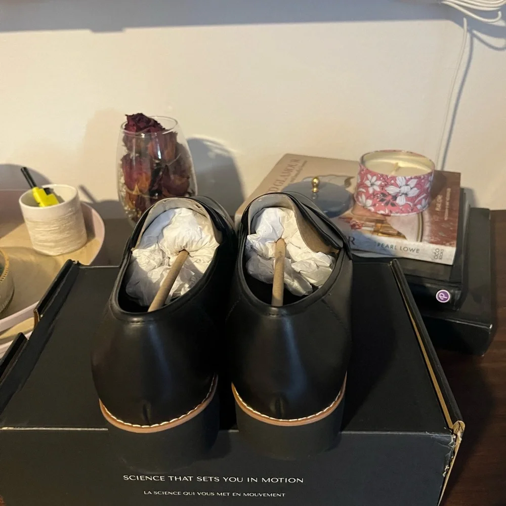 NIB VIONIC Black Leather Penny Loafer Sz 12